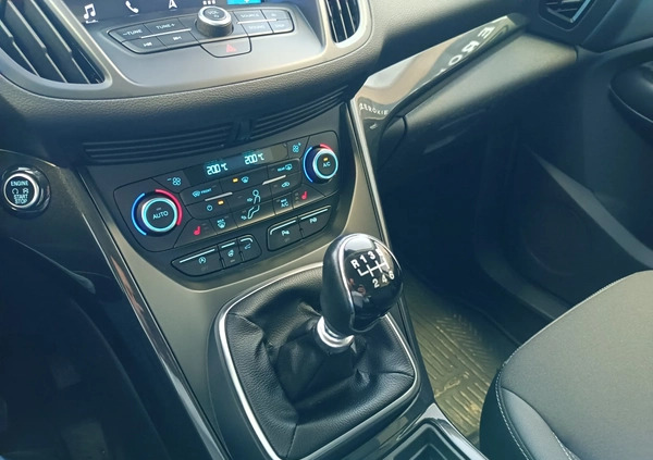 Ford Kuga cena 81900 przebieg: 126908, rok produkcji 2019 z Świdnica małe 562